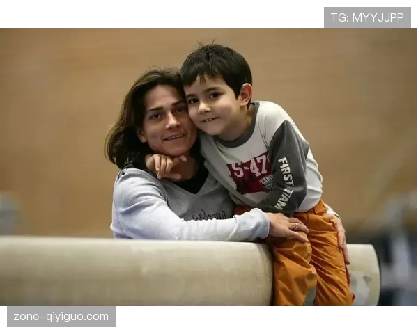 梅根·拉皮诺拿着百万奖金回家，那鞋子比我房租还贵？