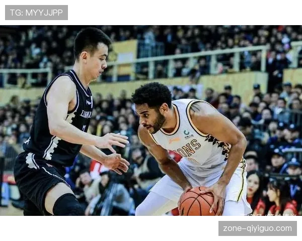 延迟举旗判罚背后的规则细节有哪些容易被误解？