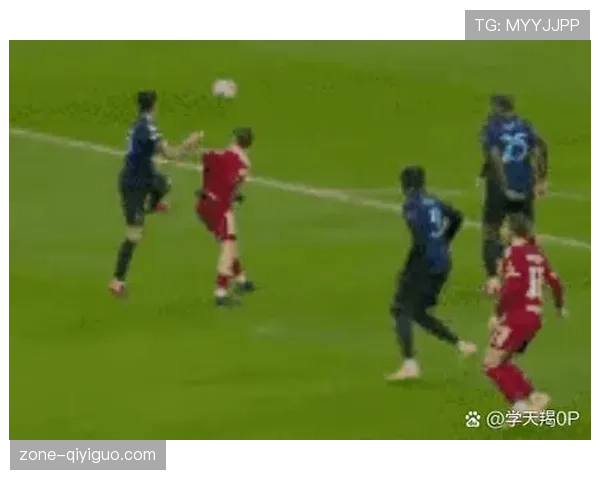 禁区拉拽是否一定判点球？规则如何界定“可判可不判”