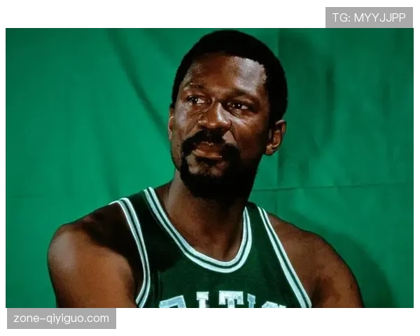 张伯伦内线统治力远超奥拉朱旺砍下高效得分