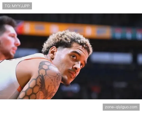 索汉无球跑动制造错位，提升马刺锋线防守压迫性